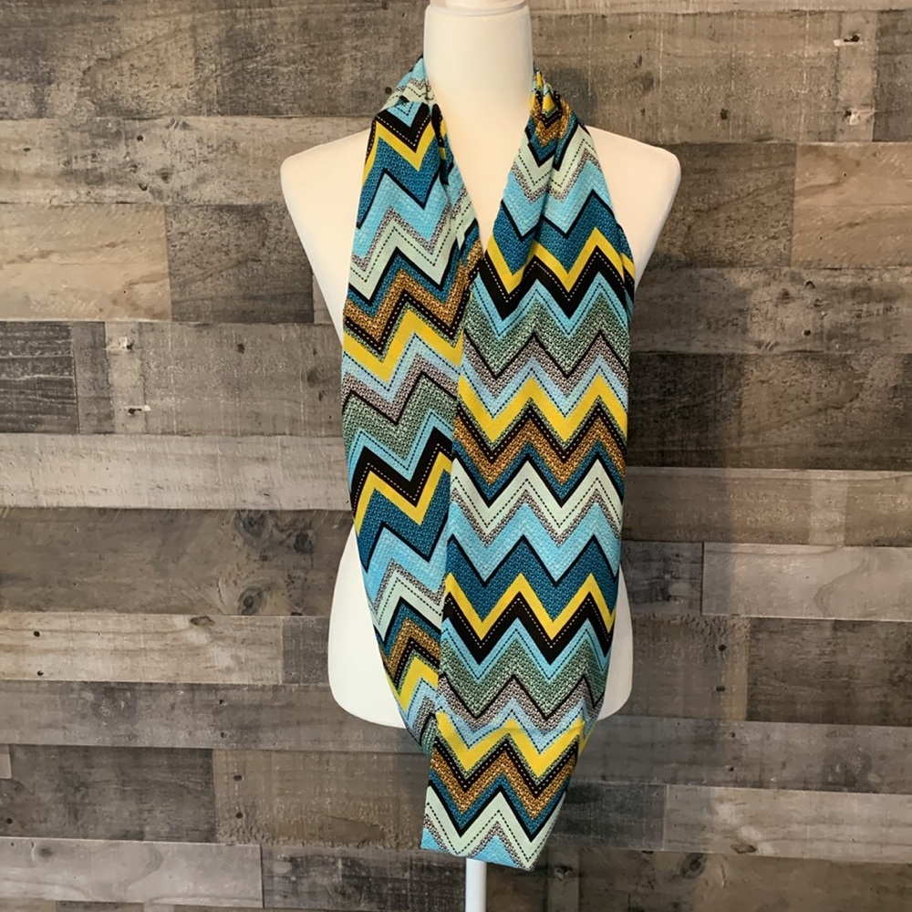 Chevron Infinity Scarf - Picture 13 of 16